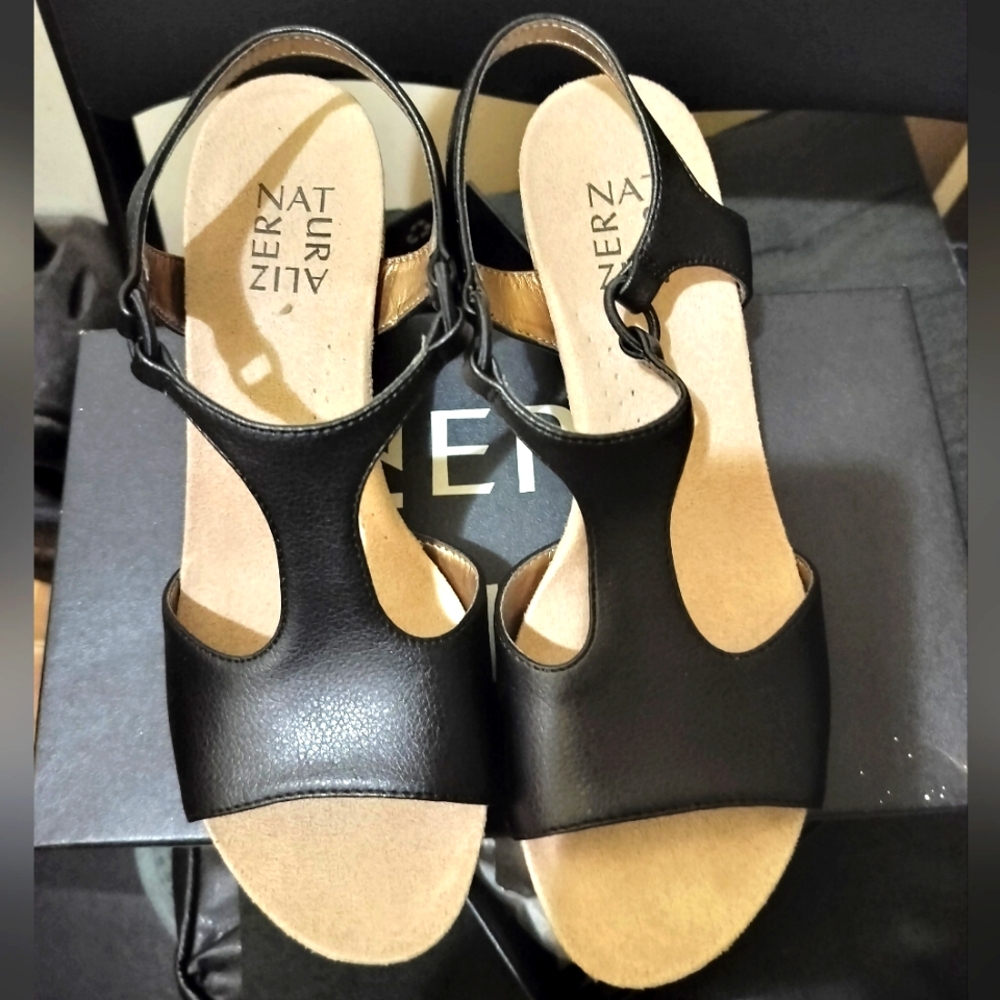 Naturalizer sandals black with cork heel size 7